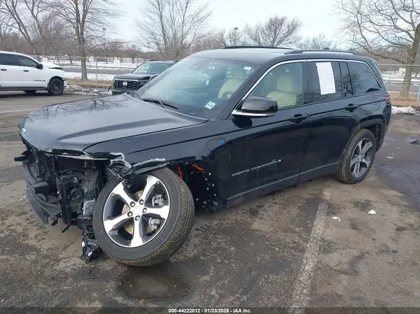 1C4RJYB65RC711449 2024 JEEP GRAND CHEROKEE - Image 2