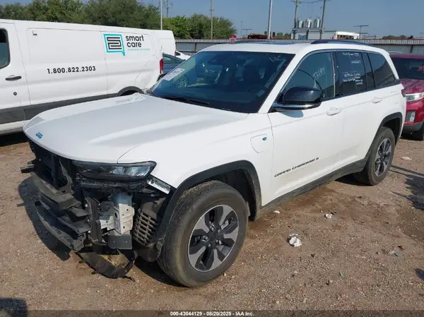 1C4RJYB65RC720524 2024 JEEP GRAND CHEROKEE - Image 2
