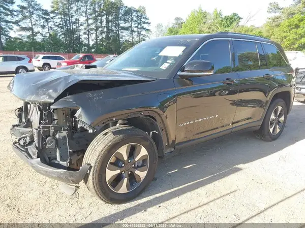 1C4RJYB65RC721303 2024 JEEP GRAND CHEROKEE - Image 2