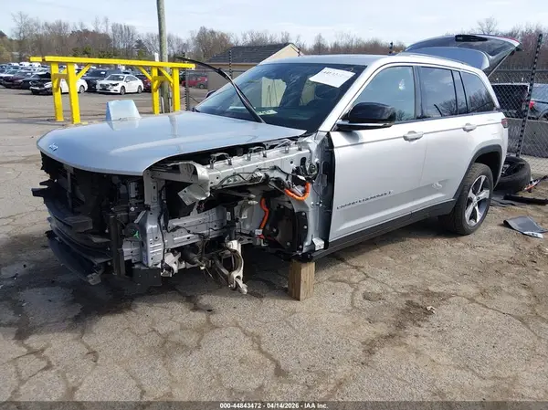 1C4RJYB66P8788038 2023 JEEP GRAND CHEROKEE - Image 2