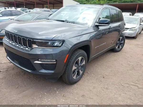 1C4RJYB66R8516009 2024 JEEP GRAND CHEROKEE - Image 2