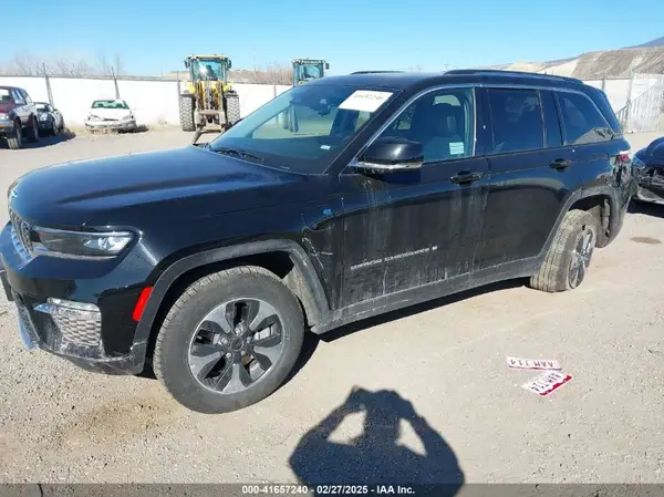1C4RJYB66R8959082 2024 JEEP GRAND CHEROKEE - Image 2