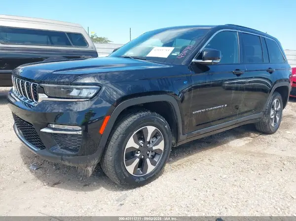 1C4RJYB66RC129280 2024 JEEP GRAND CHEROKEE - Image 2