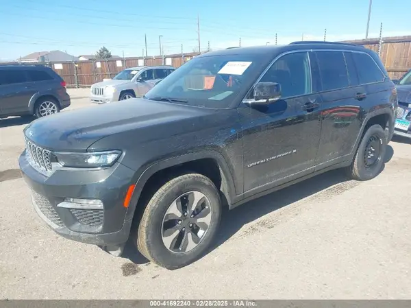 1C4RJYB66RC132390 2024 JEEP GRAND CHEROKEE - Image 2
