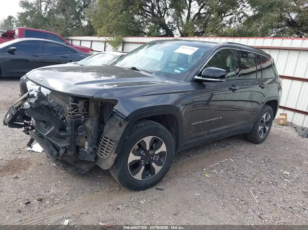 1C4RJYB66RC720516 2024 JEEP GRAND CHEROKEE - Image 2