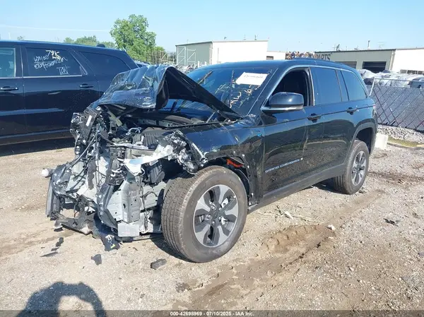 1C4RJYB66S8692578 2025 JEEP GRAND CHEROKEE - Image 2