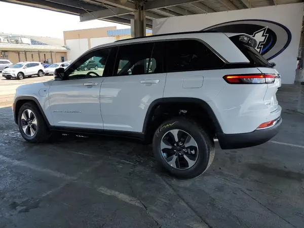 1C4RJYB66S8692919 2025 JEEP GRAND CHEROKEE - Image 2