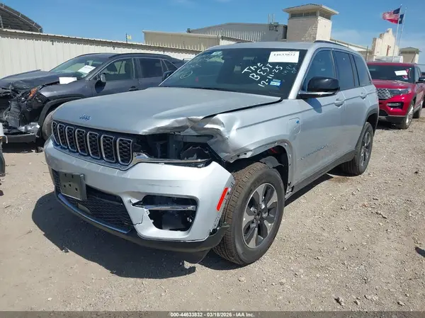 1C4RJYB66S8704003 2025 JEEP GRAND CHEROKEE - Image 2