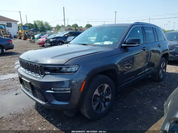 1C4RJYB67N8716360 2022 JEEP GRAND CHEROKEE - Image 2