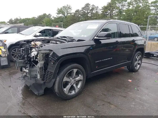 1C4RJYB67P8788372 2023 JEEP GRAND CHEROKEE - Image 2