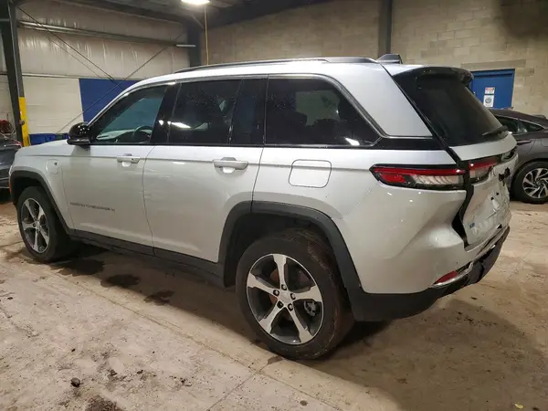 1C4RJYB67PC595877 2023 JEEP GRAND CHEROKEE - Image 2