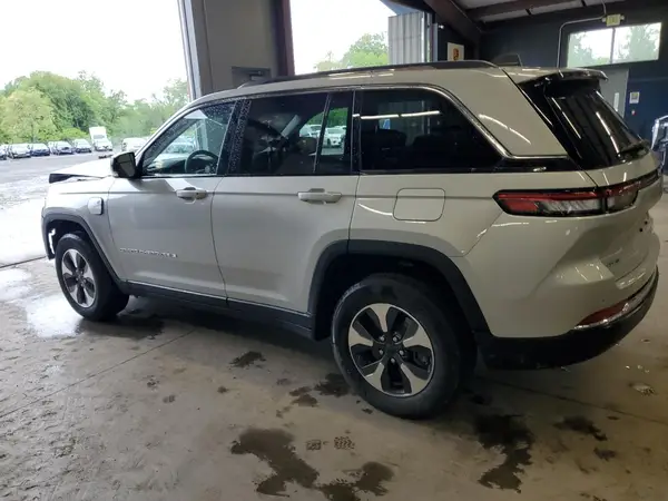 1C4RJYB67PC623810 2023 JEEP GRAND CHEROKEE - Image 2