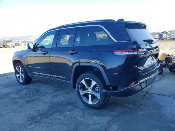 1C4RJYB67PC666026 2023 JEEP GRAND CHEROKEE - Image 2