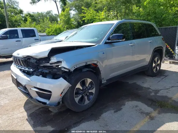 1C4RJYB67R8516567 2024 JEEP GRAND CHEROKEE - Image 2