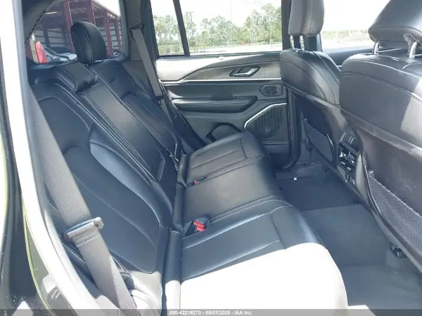 1C4RJYB67R8611713 2024 JEEP GRAND CHEROKEE - Image 8