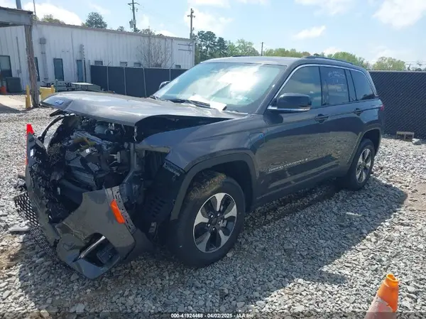 1C4RJYB67R8957891 2024 JEEP GRAND CHEROKEE - Image 2