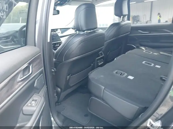1C4RJYB67R8957891 2024 JEEP GRAND CHEROKEE - Image 8