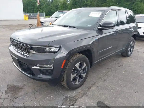 1C4RJYB67RC110804 2024 JEEP GRAND CHEROKEE - Image 2
