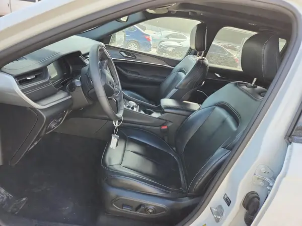 2024 JEEP GRAND CHEROKEE auction photo 7