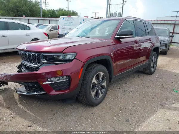 1C4RJYB67RC135573 2024 JEEP GRAND CHEROKEE - Image 2