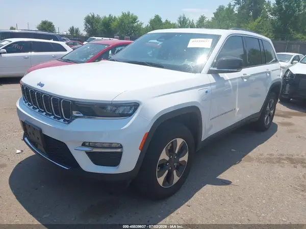 1C4RJYB67RC710982 2024 JEEP GRAND CHEROKEE - Image 2