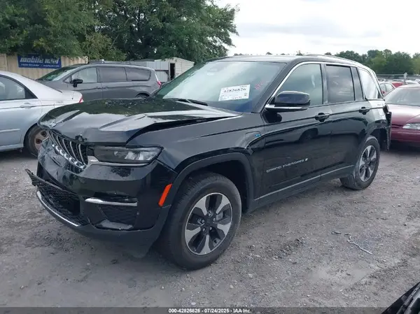 1C4RJYB67RC721089 2024 JEEP GRAND CHEROKEE - Image 2
