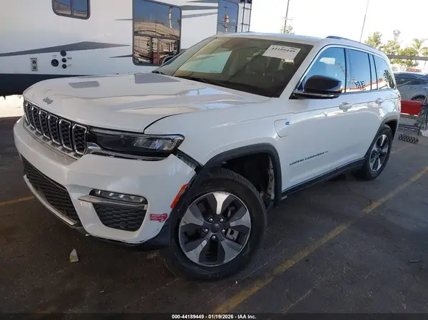 1C4RJYB68P8785674 2023 JEEP GRAND CHEROKEE - Image 2