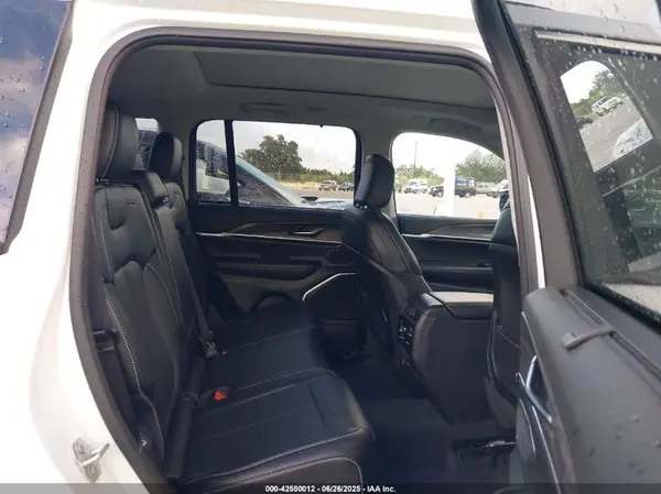 1C4RJYB68PC588775 2023 JEEP GRAND CHEROKEE - Image 8