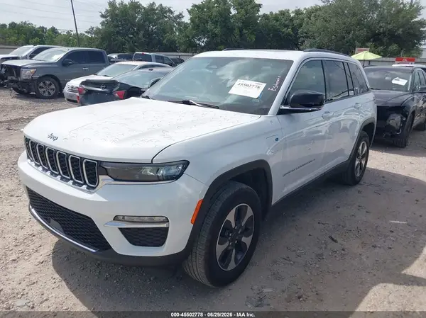1C4RJYB68R8520823 2024 JEEP GRAND CHEROKEE - Image 2