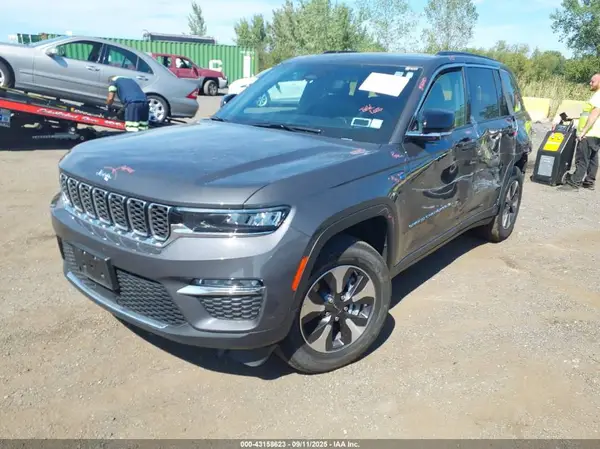 1C4RJYB68RC106826 2024 JEEP GRAND CHEROKEE - Image 2