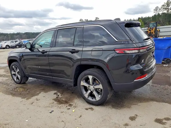 1C4RJYB68RC109743 2024 JEEP GRAND CHEROKEE - Image 2