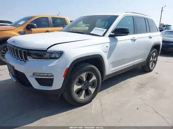 1C4RJYB68RC122217 2024 JEEP GRAND CHEROKEE - Image 2