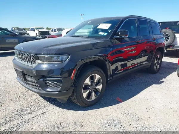 1C4RJYB68RC125277 2024 JEEP GRAND CHEROKEE - Image 2