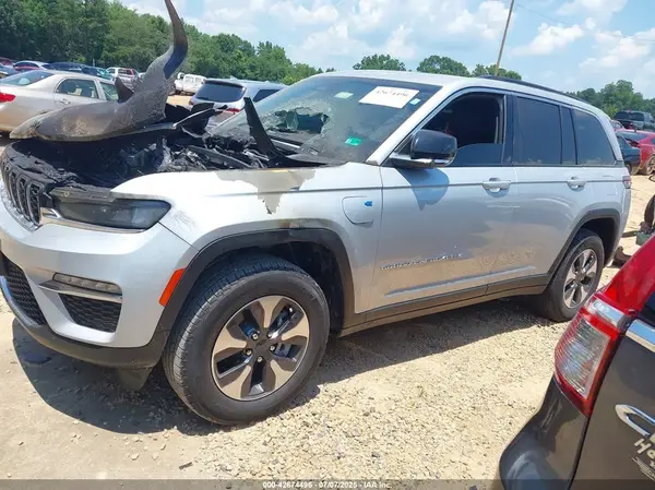 1C4RJYB68RC130432 2024 JEEP GRAND CHEROKEE - Image 2
