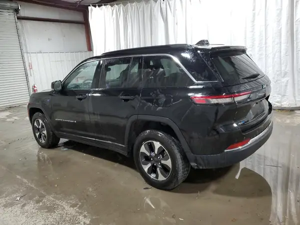 1C4RJYB68RC158604 2024 JEEP GRAND CHEROKEE - Image 2