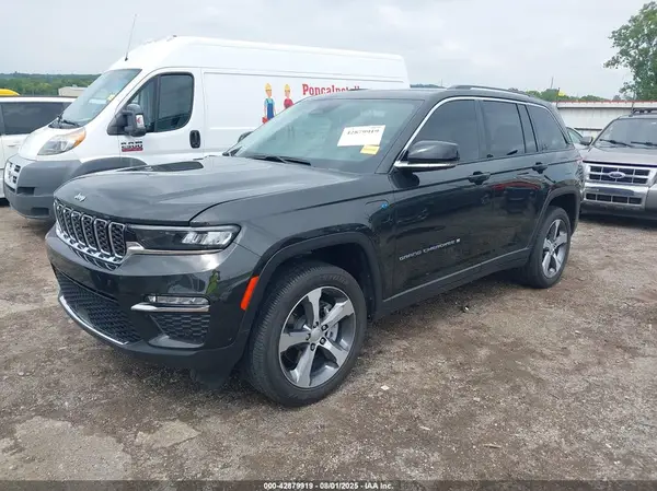 1C4RJYB68RC711137 2024 JEEP GRAND CHEROKEE - Image 2