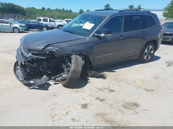 1C4RJYB68RC714152 2024 JEEP GRAND CHEROKEE - Image 2