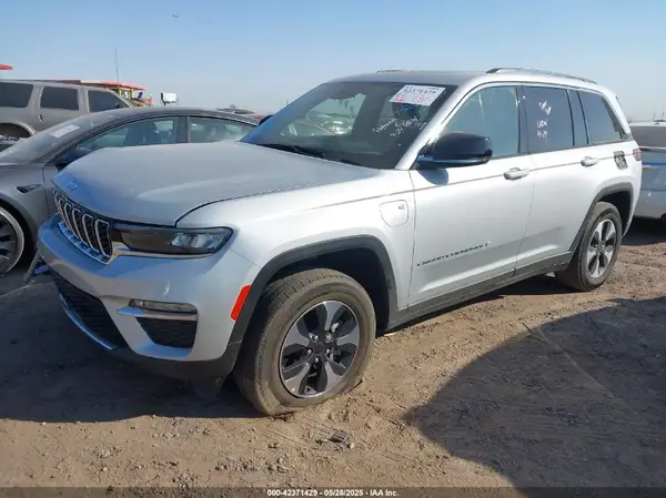 1C4RJYB69PC624540 2023 JEEP GRAND CHEROKEE - Image 2