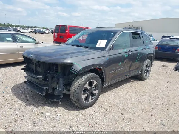 1C4RJYB69RC117009 2024 JEEP GRAND CHEROKEE - Image 2