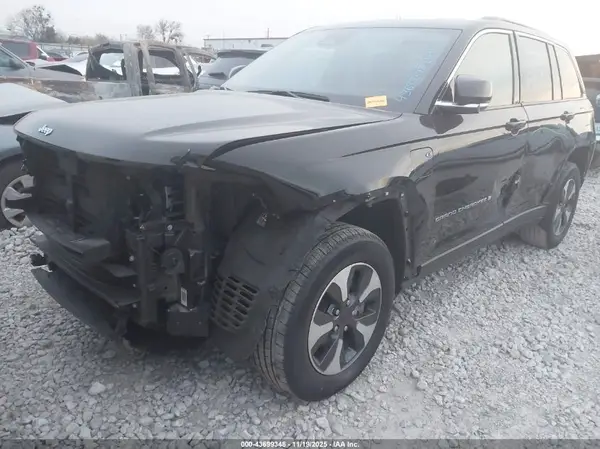 1C4RJYB69RC117799 2024 JEEP GRAND CHEROKEE - Image 2