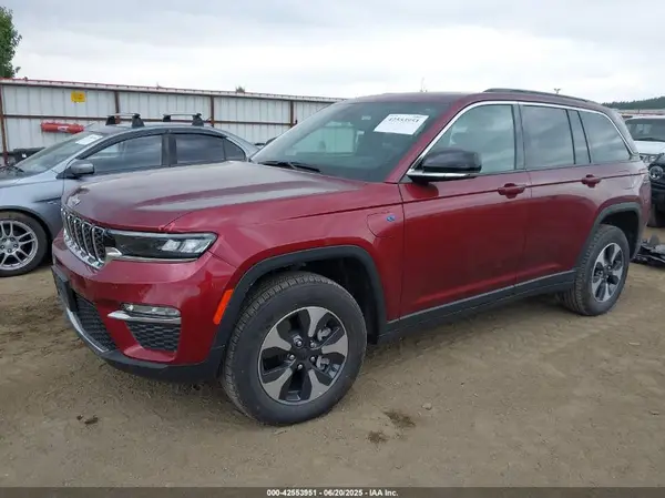 1C4RJYB69RC132500 2024 JEEP GRAND CHEROKEE - Image 2