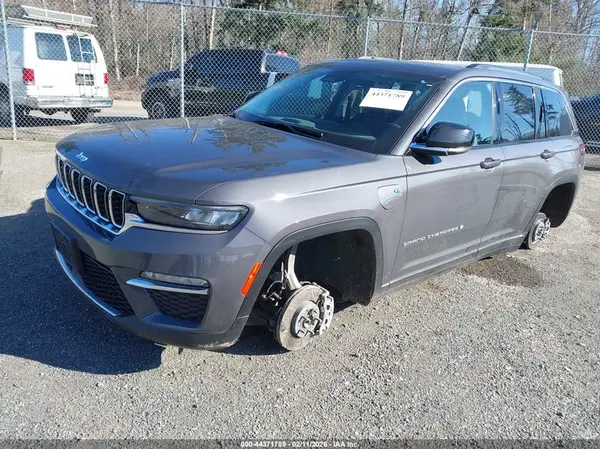 1C4RJYB69RC681453 2024 JEEP GRAND CHEROKEE - Image 2