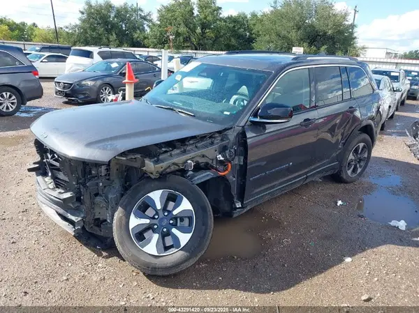 1C4RJYB69RC720722 2024 JEEP GRAND CHEROKEE - Image 2