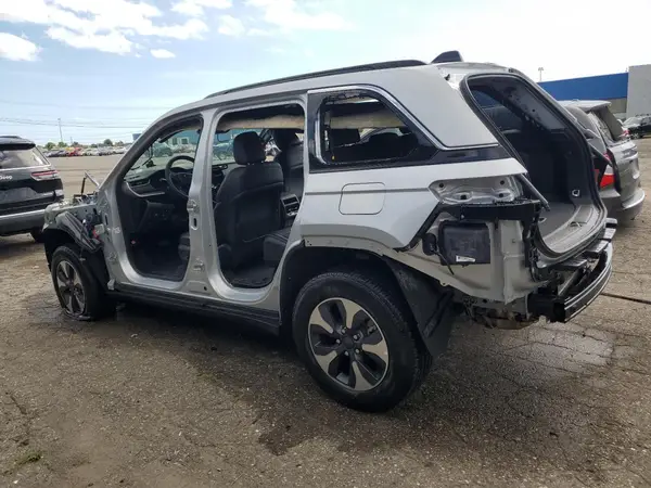 1C4RJYB69S8700334 2025 JEEP GRAND CHEROKEE - Image 2
