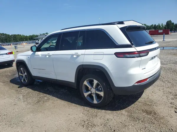 1C4RJYB6XP8788236 2023 JEEP GRAND CHEROKEE - Image 2