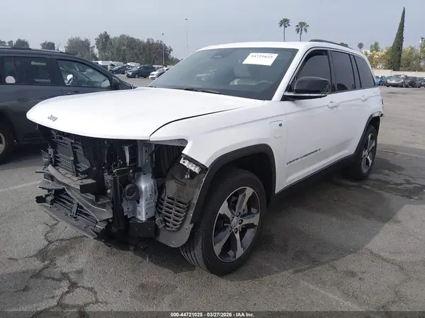 1C4RJYB6XPC611070 2023 JEEP GRAND CHEROKEE - Image 2
