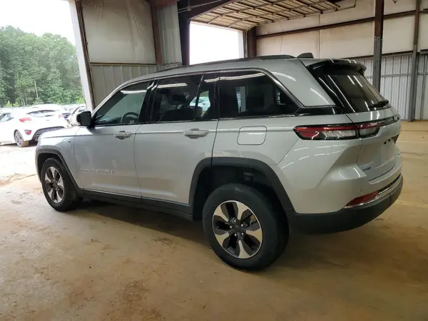 1C4RJYB6XPC633411 2023 JEEP GRAND CHEROKEE - Image 2