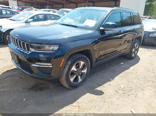 1C4RJYB6XR8516482 2024 JEEP GRAND CHEROKEE - Image 2