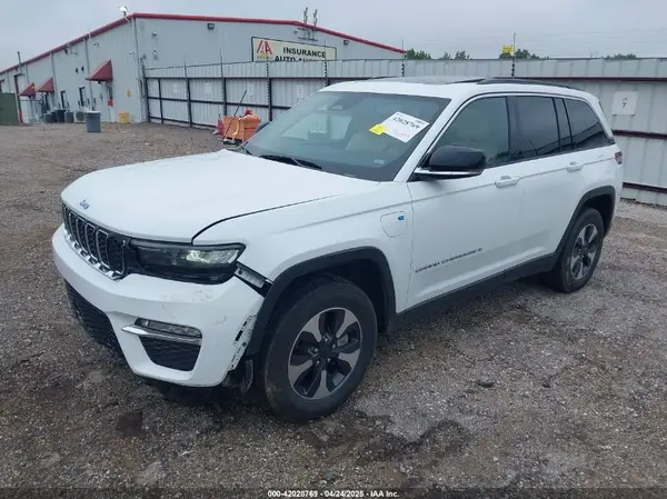 1C4RJYB6XR8519110 2024 JEEP GRAND CHEROKEE - Image 2