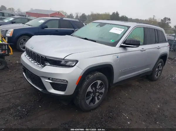 1C4RJYB6XR8520936 2024 JEEP GRAND CHEROKEE - Image 2